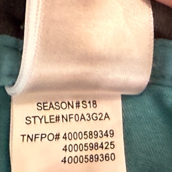 Women’s THE NORTH FACE mountain zip up vest- Size medium - Picture 8 of 8